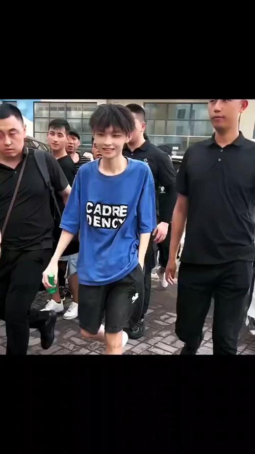 和平精英解说吃鸡大师是谁,和平精英解说吃鸡大师是谁呀?-第2张图片-多林游戏 和平精英解说吃鸡大师是谁,和平精英解说吃鸡大师是谁呀?-第2张图片-多林游戏